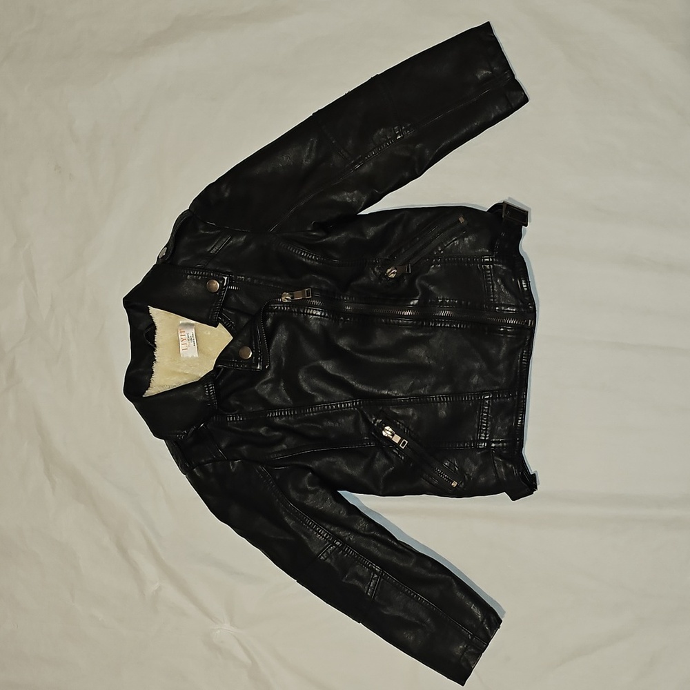 LJYH Kids T5-6 Years (120 cm) Black Faux Leather Zippered Motorcycle Jacket Used